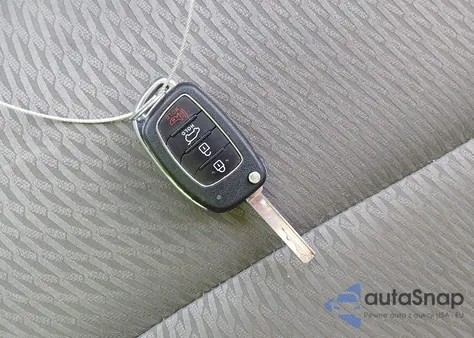 2017 Hyundai Santa Fe Se z USA, uszkodzony, nr VIN KM8SMDHF1HU237593